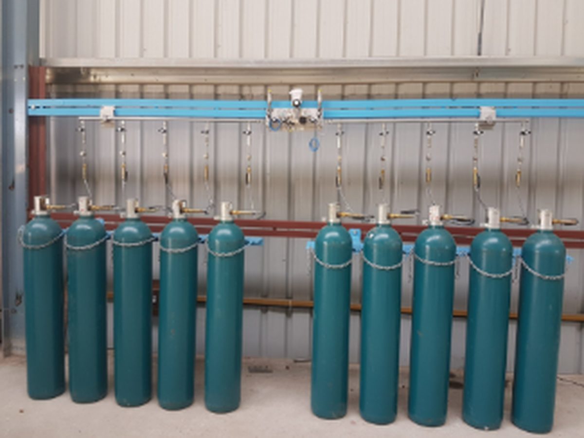 Medical gas cylinder manifold room